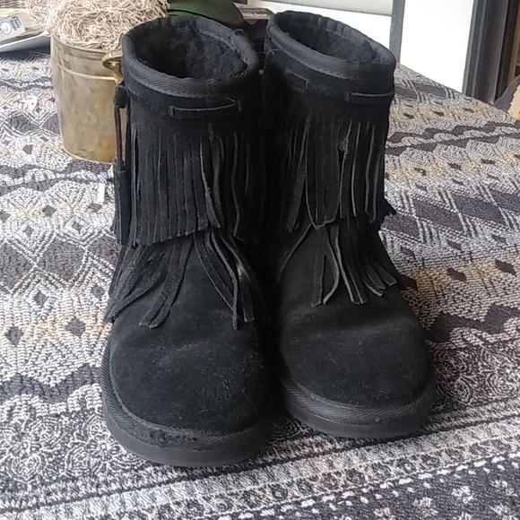 GIFTED Koolaburra by Ugg Black Cable Fringe Boots Uggs - Picture 7 of 15